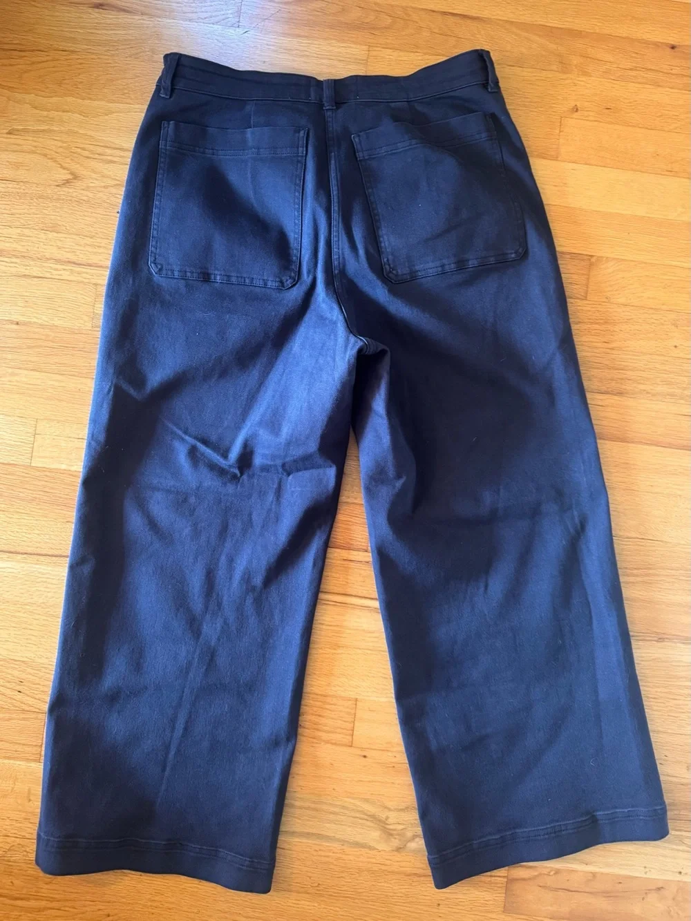 Everlane wide-leg cropped pants in Navy
